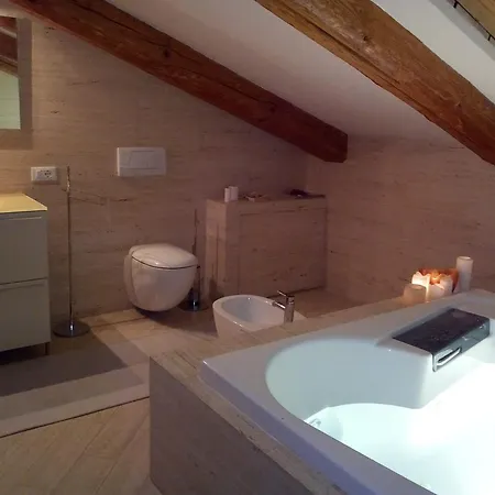 Manin Private - Very Close To The Sea