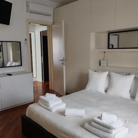 アパート Manin Private Spa, Luxury Very Close To The Sea, With Umbrella And Deckchairs Included *