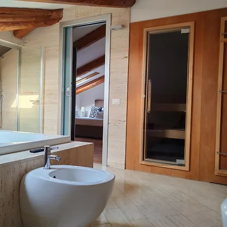 Manin Private Spa, Luxury Very Close To The Sea, With Umbrella And Deckchairs Included * Pescara